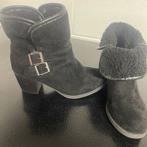 Sherpa lined heeled boots